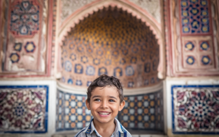 garcon-turc-architecture-ottomane-souriant